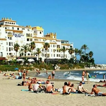 Apartamento En La Playa .piscinas Jardines Puerto Banús