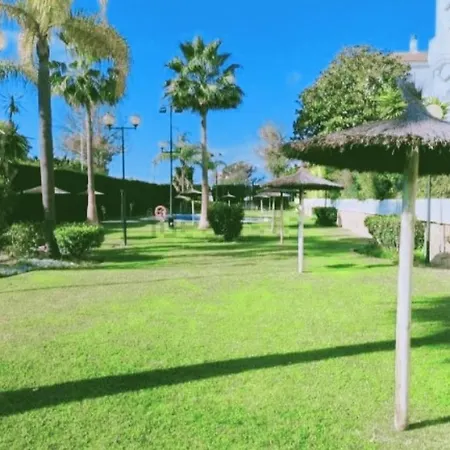 En La Playa Piscinas Jardines Puerto Banus Wifi Apartment