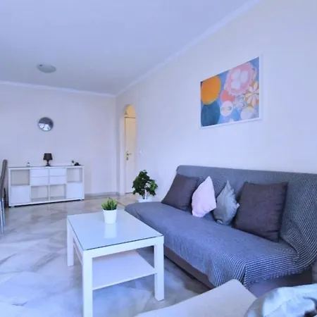 En La Playa Piscinas Jardines Puerto Banus Wifi Apartment *