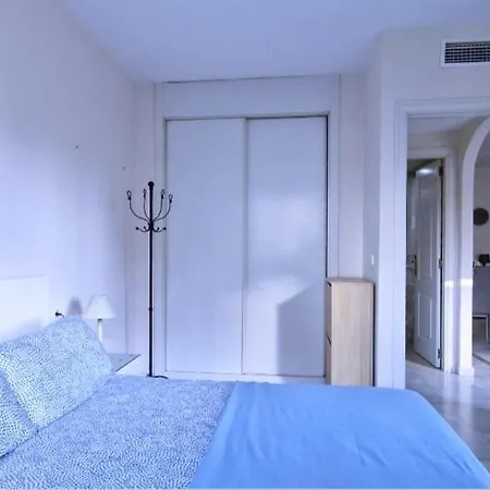 Apartment En La Playa Piscinas Jardines Puerto Banus Wifi *